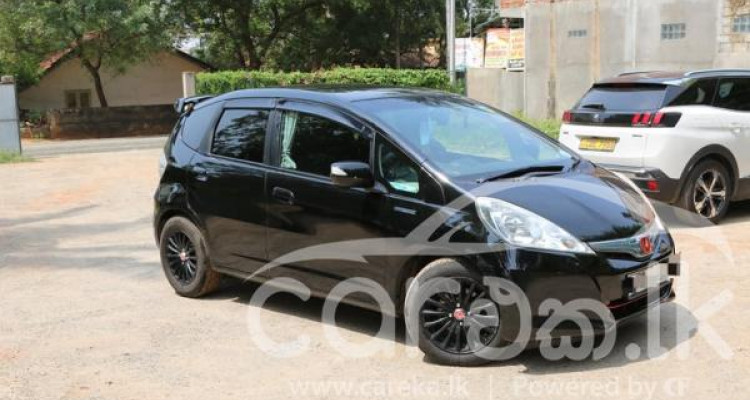 HONDA FIT GP1 2011