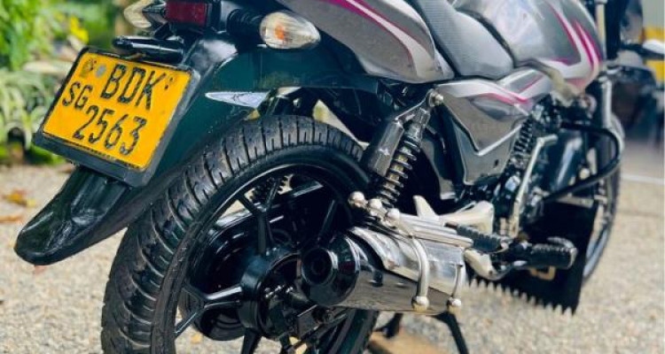 BAJAJ DISCOVER 125 2016