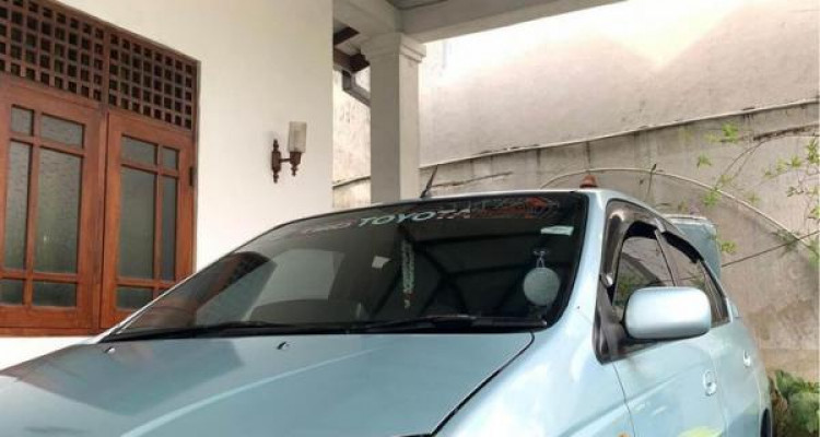 TOYOTA PRIUS 1998