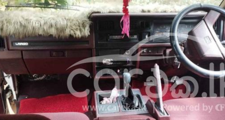 NISSAN LARGO 1993
