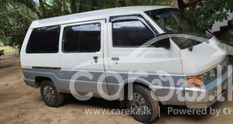 NISSAN LARGO 1993