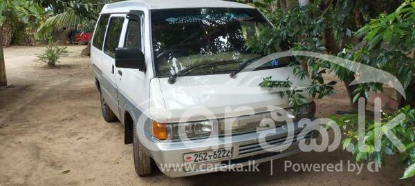 NISSAN LARGO 1993