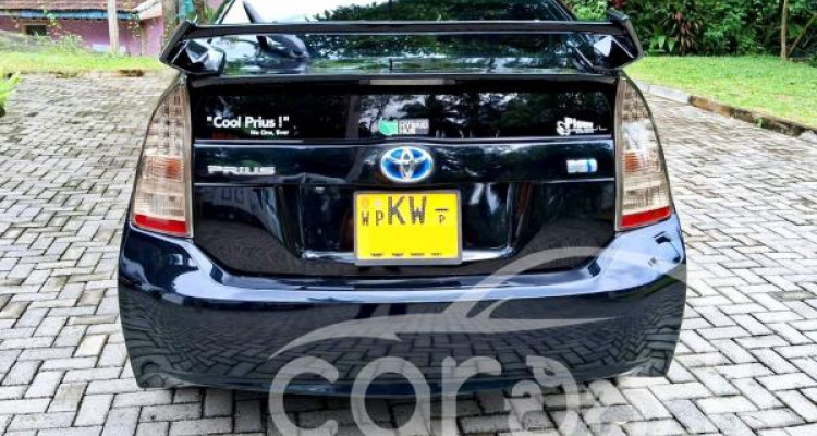 TOYOTA PRIUS 2011