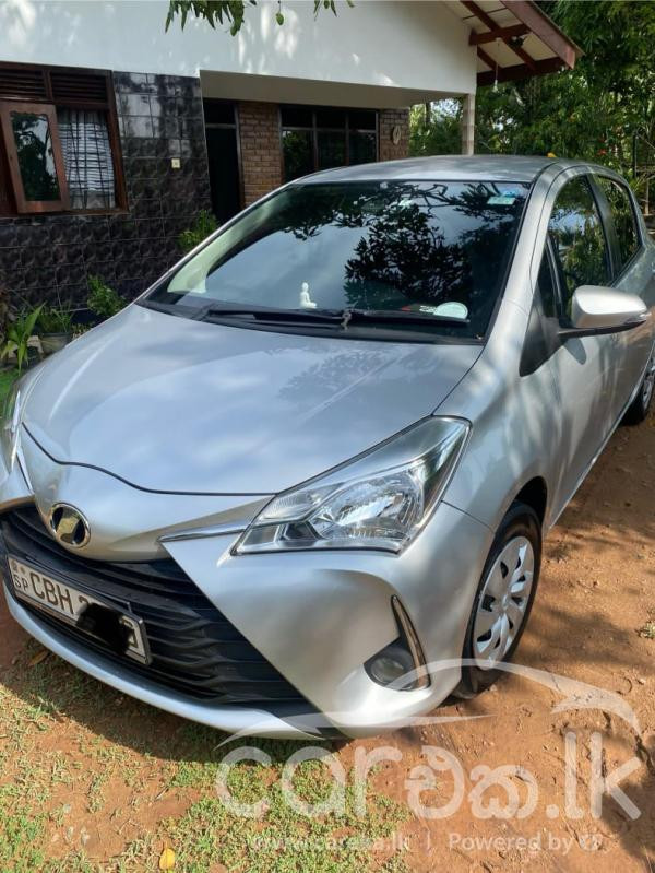 TOYOTA VITZ 2019