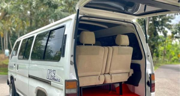 NISSAN CARAVAN 1993