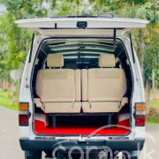 NISSAN CARAVAN 1993