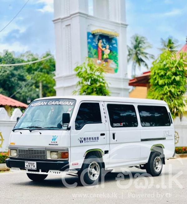 NISSAN CARAVAN 1993