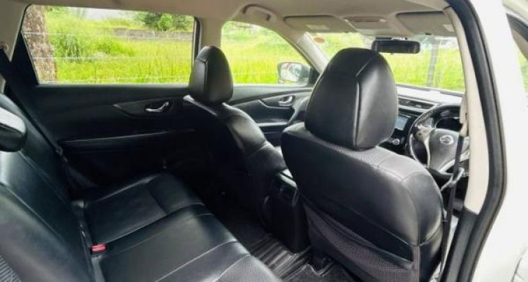 NISSAN X TRAIL 2015