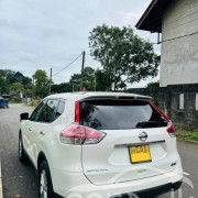 NISSAN X TRAIL 2015