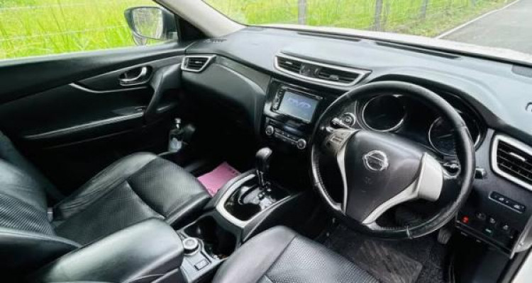 NISSAN X TRAIL 2015