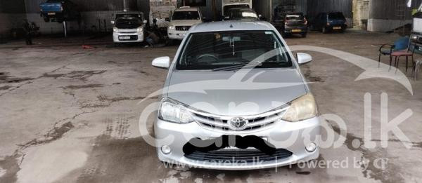TOYOTA ETIOS 2013