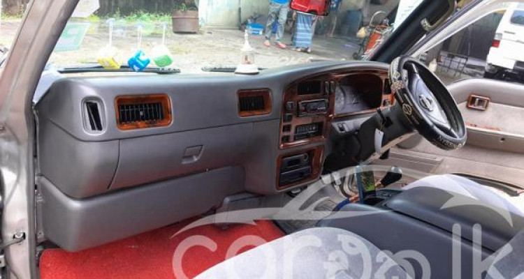 NISSAN CARAVAN 1997