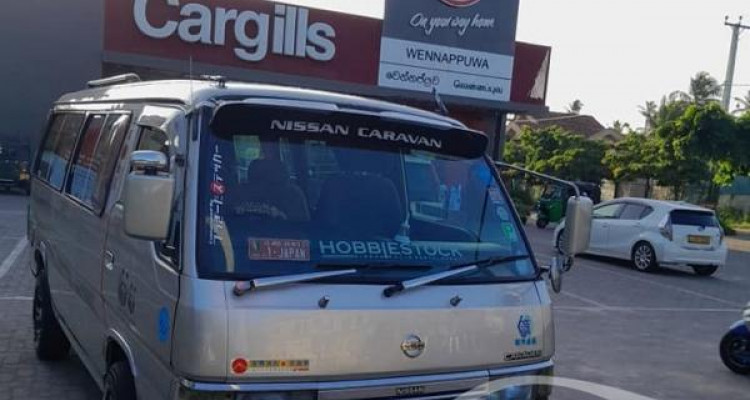 NISSAN CARAVAN 1997