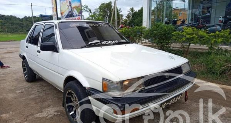 TOYOTA COROLLA AE81 1986