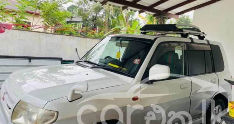 MITSUBISHI PAJERO 2000