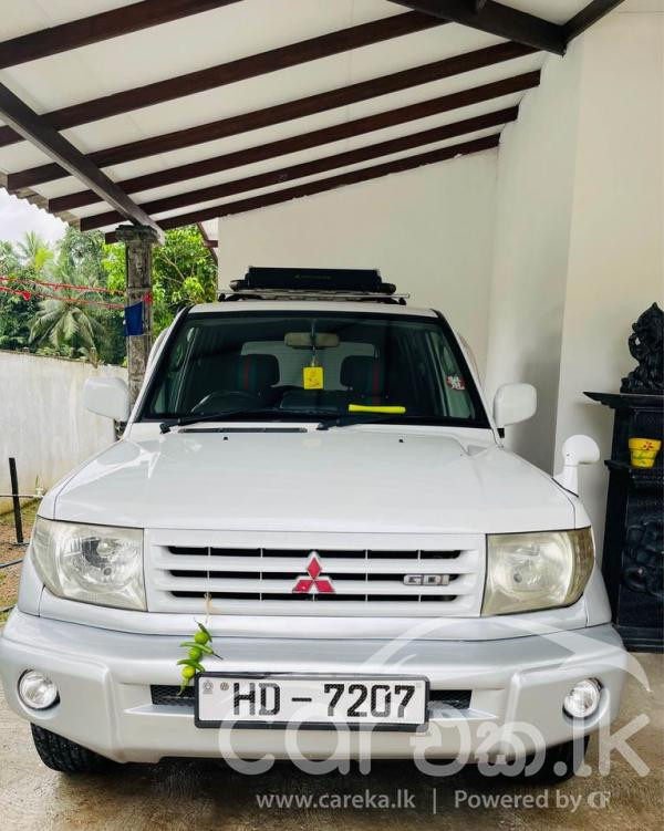 MITSUBISHI PAJERO 2000