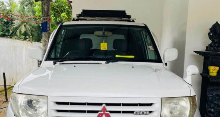 MITSUBISHI PAJERO 2000