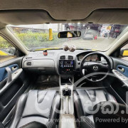 MAZDA 323 2000