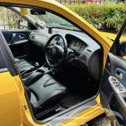 MAZDA 323 2000