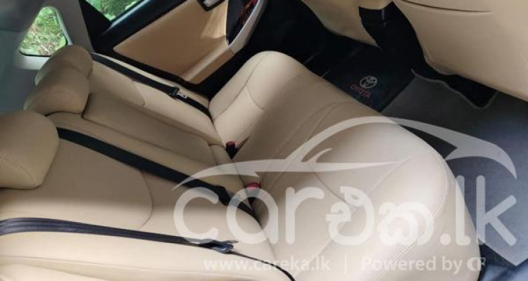 TOYOTA PRIUS 2012