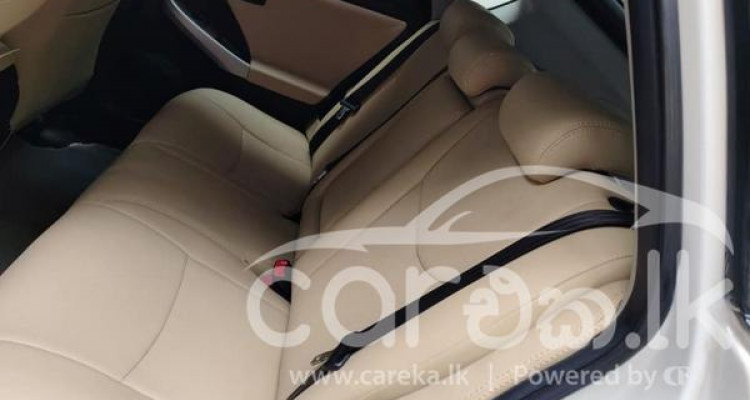 TOYOTA PRIUS 2012