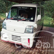 MITSUBISHI MINICAB 2000