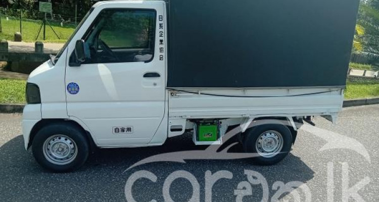MITSUBISHI MINICAB 2010