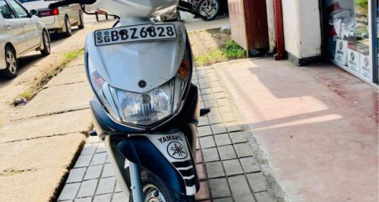 YAMAHA RAY 2014