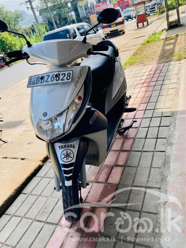 YAMAHA RAY 2014