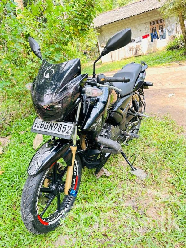 TVS APACHE 2017