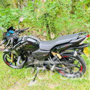 TVS APACHE 2017