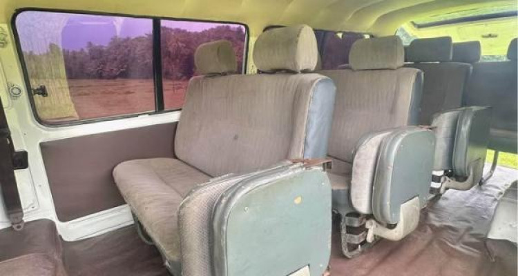 TOYOTA HIACE 1988