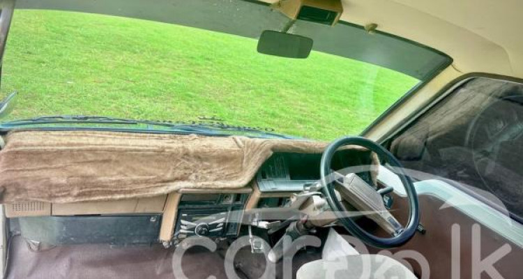 TOYOTA HIACE 1988