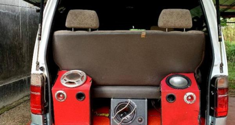 TOYOTA HIACE LH113 1998
