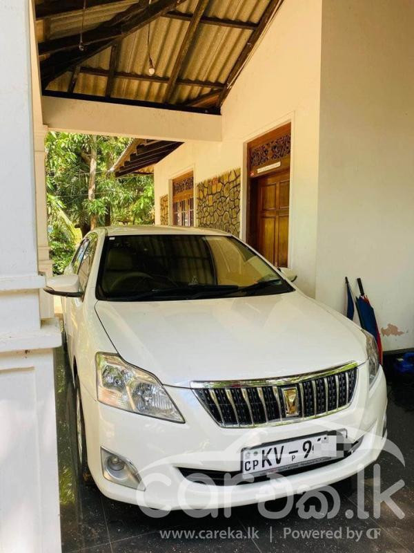 TOYOTA PREMIO 2013