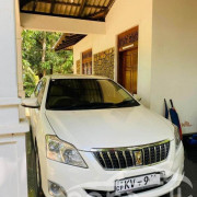 TOYOTA PREMIO 2013