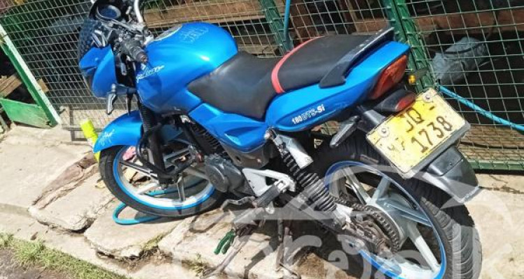 BAJAJ PULSAR 180 2007