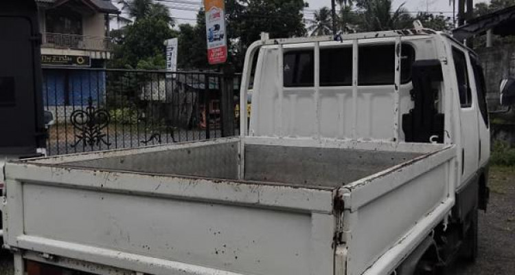 MITSUBISHI CANTER CREW CAB 2006