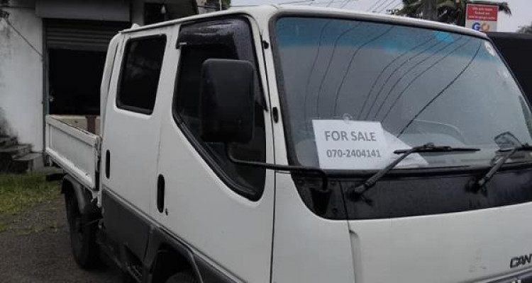 MITSUBISHI CANTER CREW CAB 2006