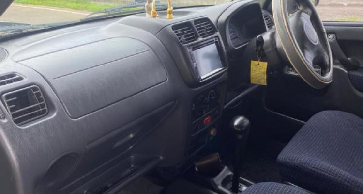 SUZUKI SWIFT 2002