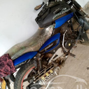 BAJAJ PULSAR 180 2005
