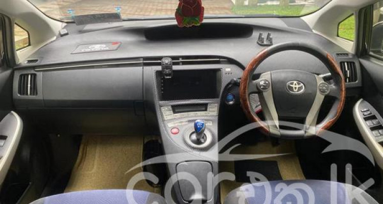 TOYOTA PRIUS 2012