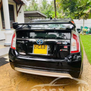 TOYOTA PRIUS 2012