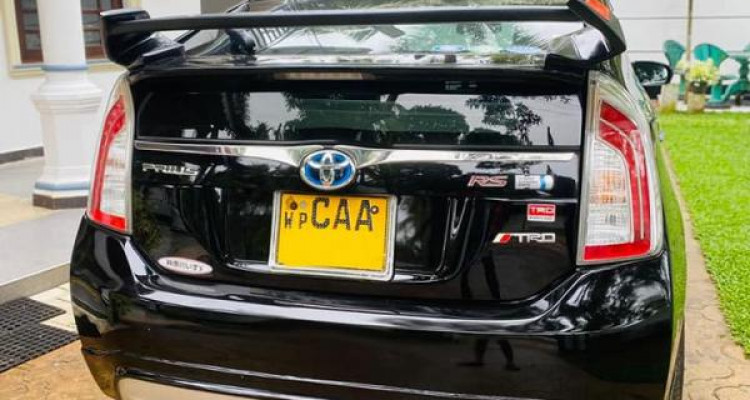TOYOTA PRIUS 2012