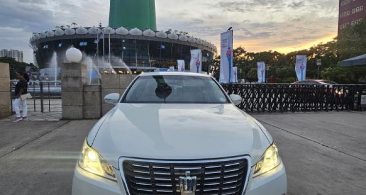 TOYOTA CROWN 2015