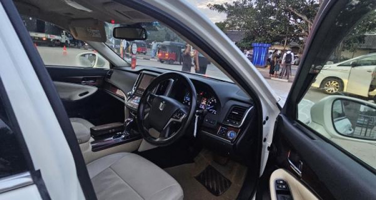 TOYOTA CROWN 2015