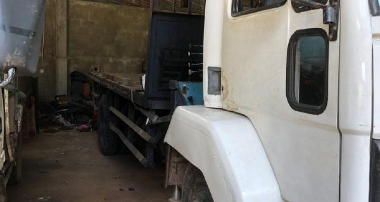 LANKA ASHOK LEYLAND BOOM TRUCK 2005