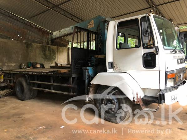 LANKA ASHOK LEYLAND BOOM TRUCK 2005