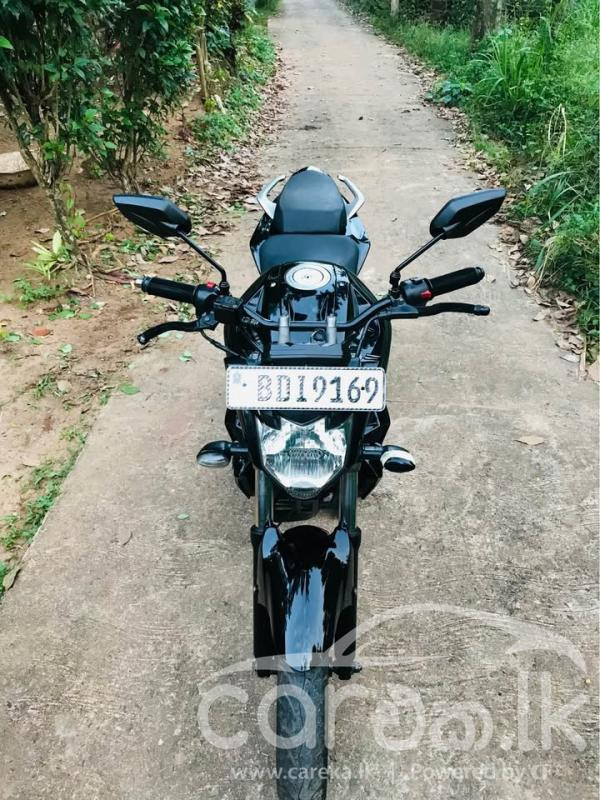 YAMAHA FZ 2015