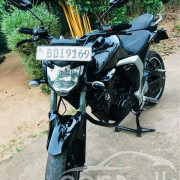 YAMAHA FZ 2015